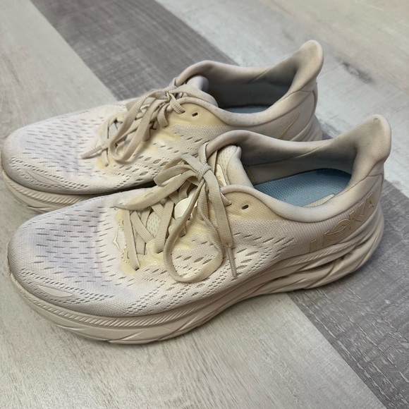 Hoka One One Shoes Hoka Clifton 8 Eggnog Size 75 Guc Poshmark